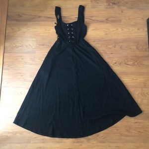 $5 shipping 📦 Reformation Lace Up Midi Dress